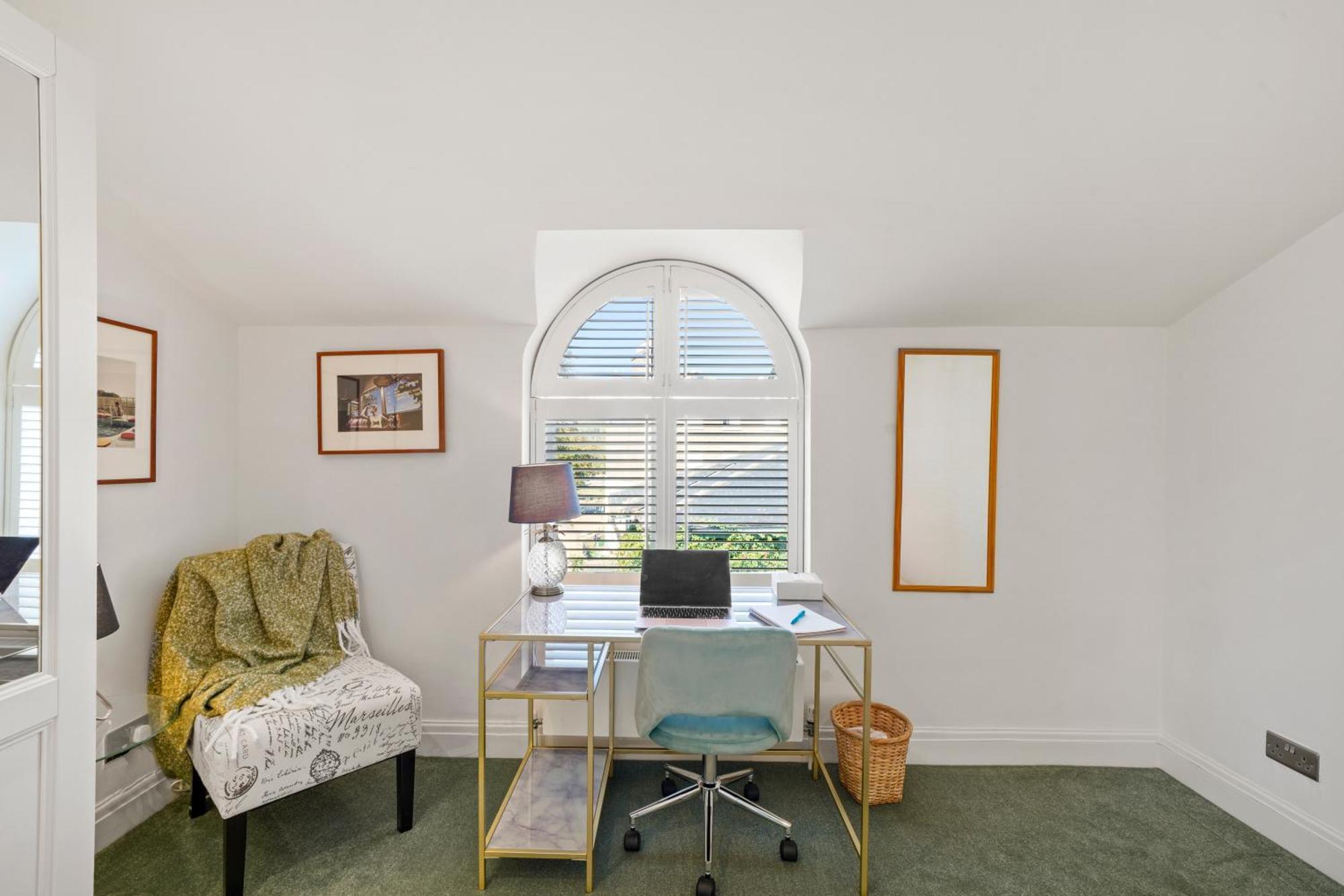 Clapham Common Mews: Refurbished 3-Bedroom with Parking London Exterior photo